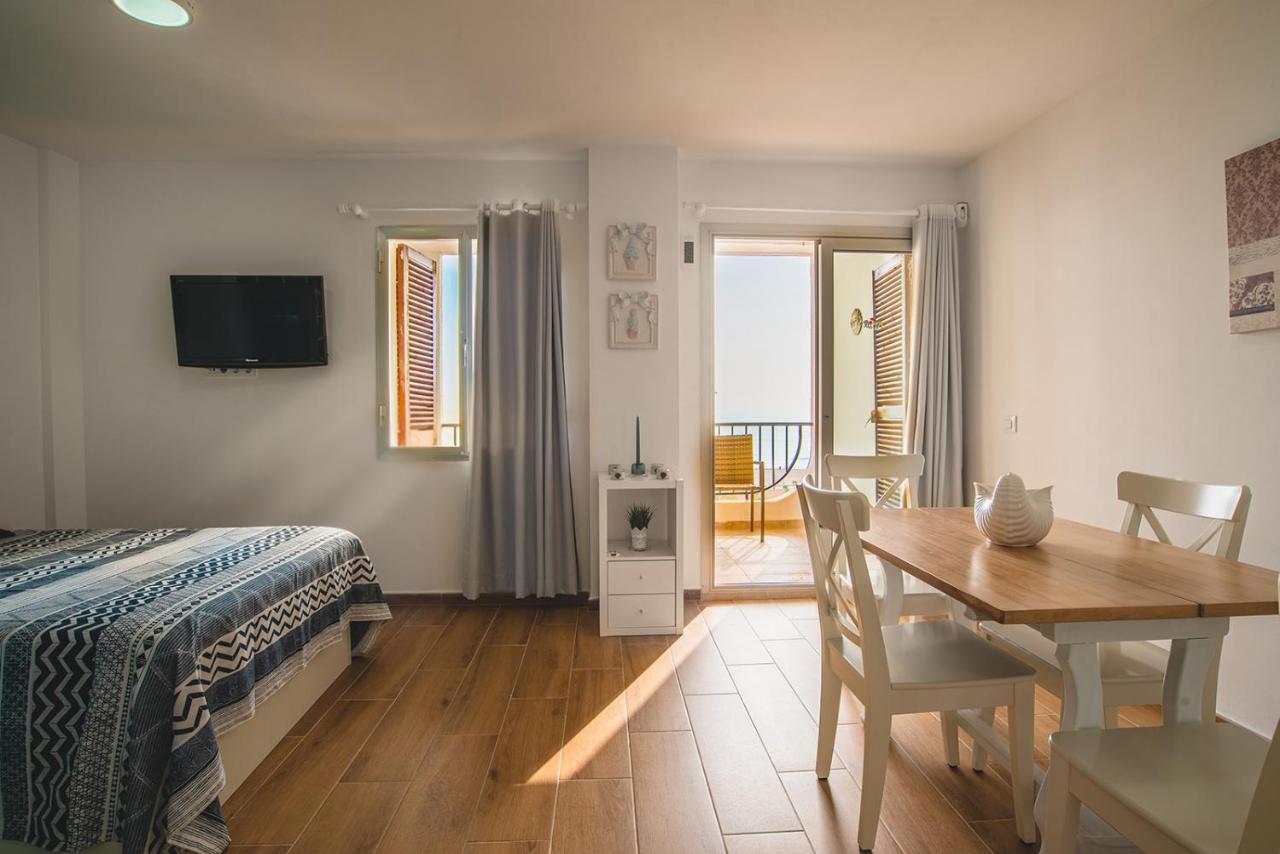 Ampuries Delta Apartment เอมปูเรียบราบา ภายนอก รูปภาพ