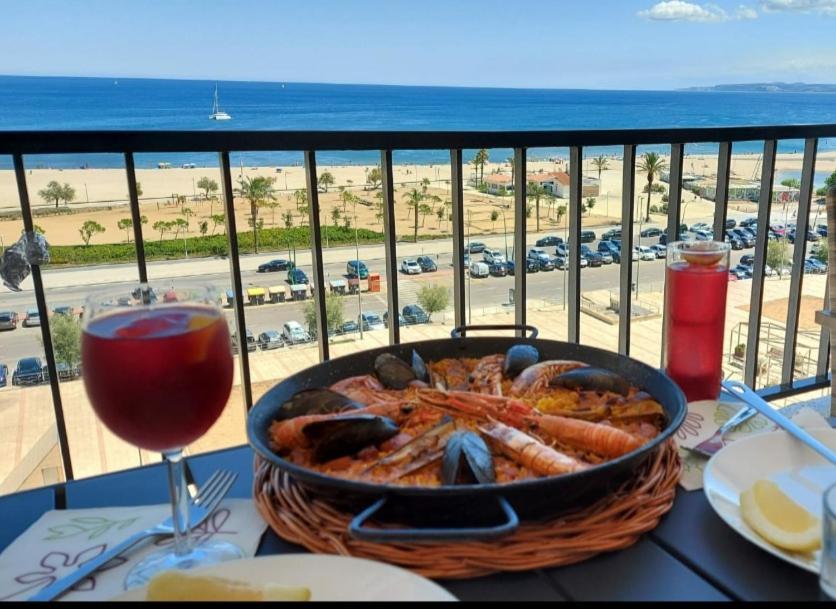 Ampuries Delta Apartment เอมปูเรียบราบา ภายนอก รูปภาพ