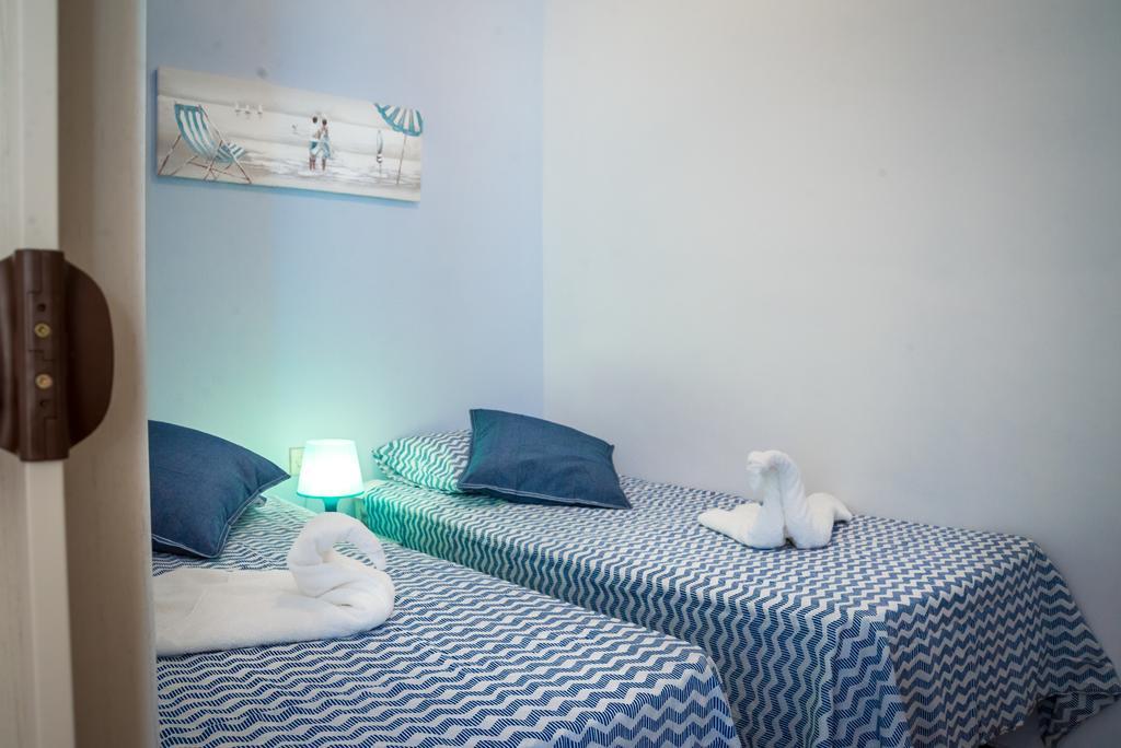 Ampuries Delta Apartment เอมปูเรียบราบา ภายนอก รูปภาพ